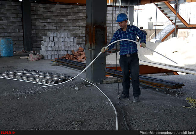 چرخ اقتصاد از چرخش بازوان کارگران می چرخد