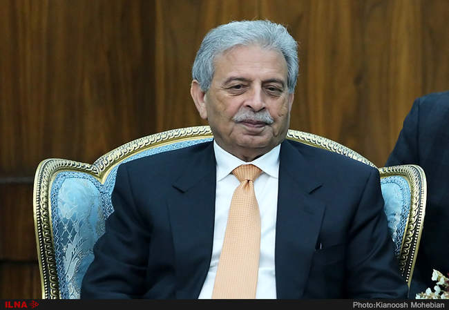 دیدار وزیر تولیدات دفاعی پاکستان با اسحاق جانگیری