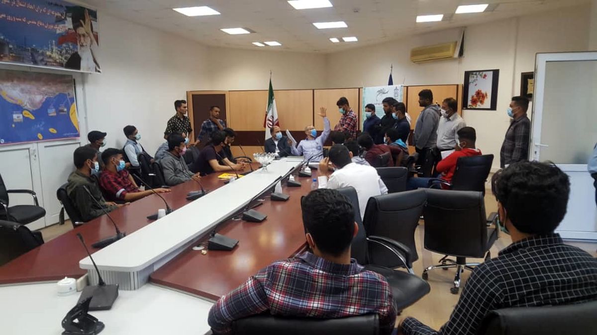 جوانان جویای کار در پایتخت اقتصادی ایران و شرکت های مستقر