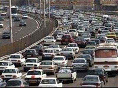 ترافیک نیمه‌سنگین در آزاد‌راه کرج_ قزوین/بارش باران در گیلان و مازندران