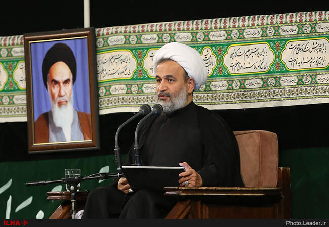 گزارش تصویری مراسم عزاداری شام غریبان در حضور رهبر انقلاب