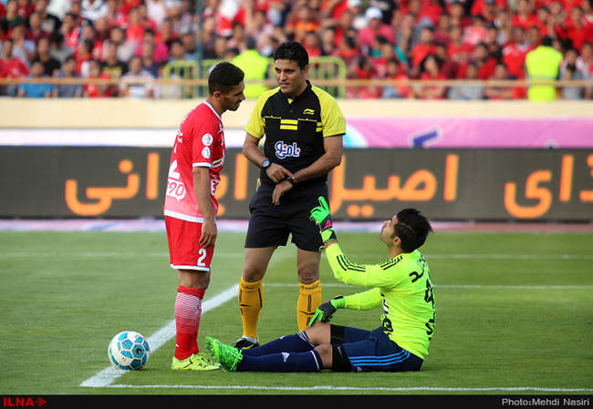 دیدار تیم های فوتبال پرسپولیس تهران و راه آهن تهران/2