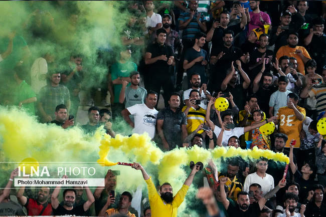 دیدارتیم های فجرشهیدسپاسی شیراز و خوشه طلایی