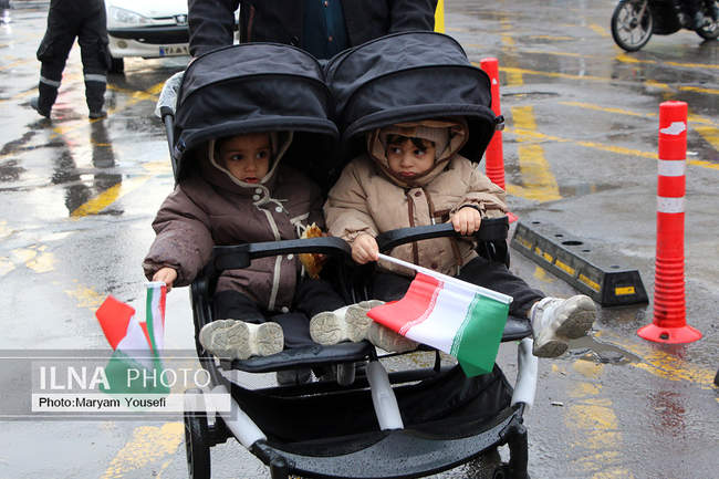 حضور مردم تبریز در راهپیمایی ۲۲ بهمن