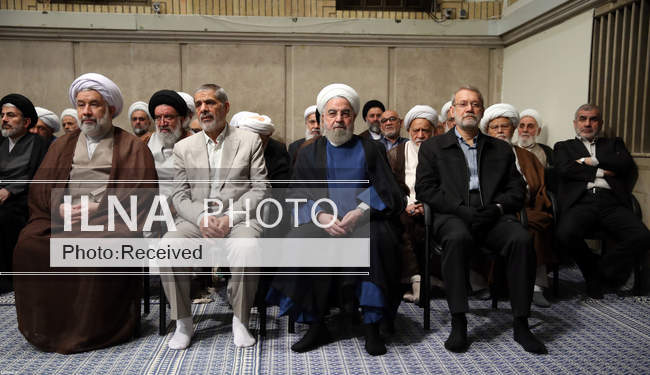 دیدار جمعی از مردم، مسئولان و مهمانان کنفرانس وحدت اسلامی با مقام مع