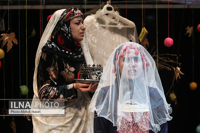 نمایش خاطرات خانه ای که … 