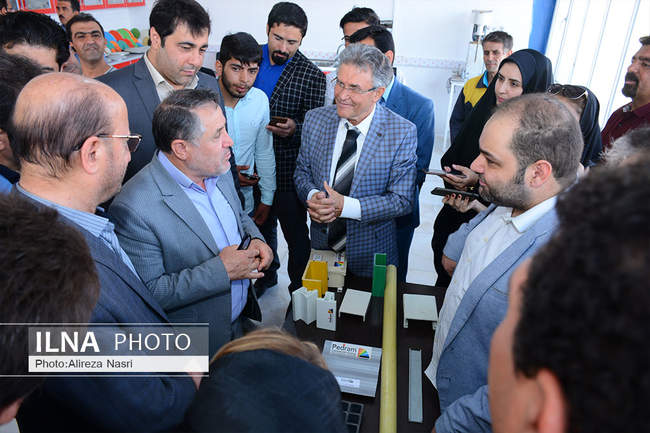 بازدید استاندار قزوین از 4 واحد صنعتی در تاکستان