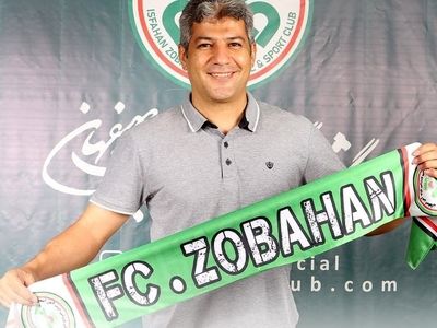 مربی ذوب آهن تمدید کرد