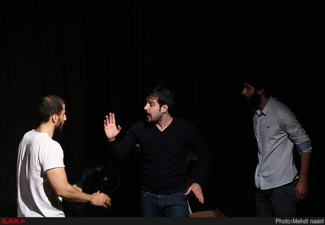 نمایش دَر به کارگردانی شهاب مهربان