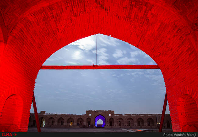 نماهای شبانه کاروانسرای ساسانی دیرگچین