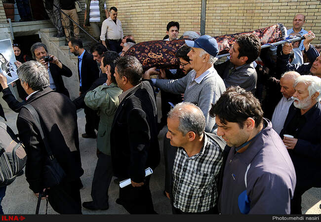 مراسم تشییع پیکر بانو ثریا حکمت در خانه سینما