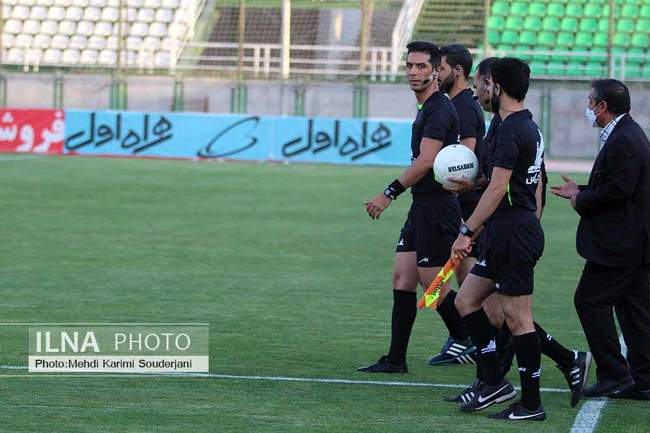 دیدار تیم های ذوب آهن اصفهان و سایپا