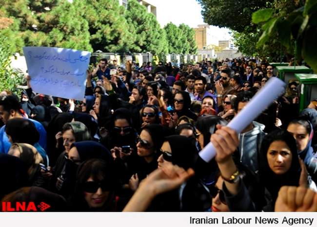 تجمع در اعتراض به اسید‌پاشی‌های اخیر / اصفهان