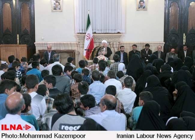 افطار کودکان تحت پوشش سازمان بهزیستی با آیت الله هاشمی