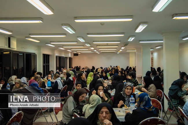  ضیافت افطاری خانه کارگر با حضور  کارگران و بازنشستگان 