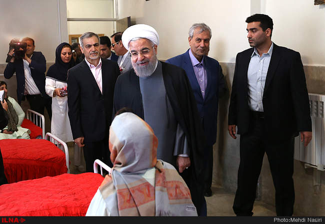 دیدار رئیس جمهور از خانه سالمندان و معلولین مجتمع قدس