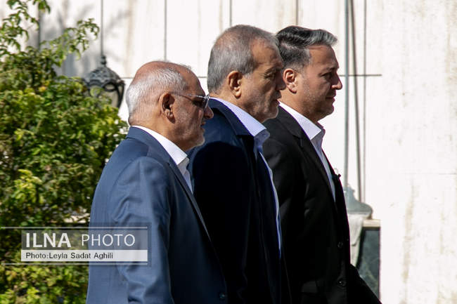 حاشیه جلسه هیات دولت - ۷ آبان