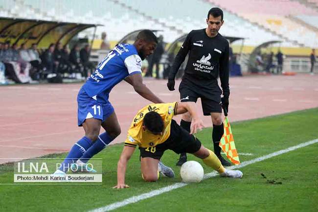 گزارش تصویری فوتبال سپاهان و استقلال 