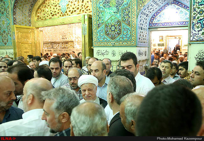 حضور آیت الله هاشمی رفسنجانی در حرم حضرت علی بن موسی الرضا (ع)