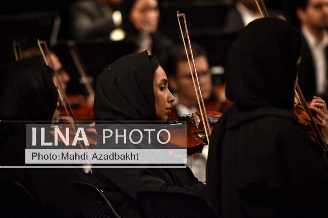 اجرای ارکستر ملی ایران به رهبری همایون رحیمیان