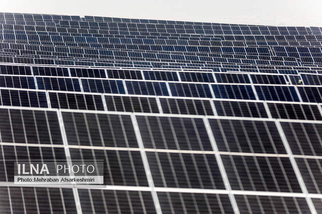 بازدید اصحاب رسانه از نیروگاه خورشیدی