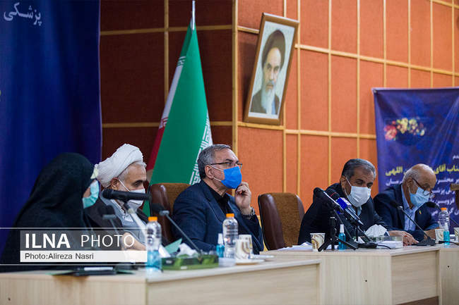 نشست شبانه وزیر بهداشت در ستاد کرونا استان قزوین