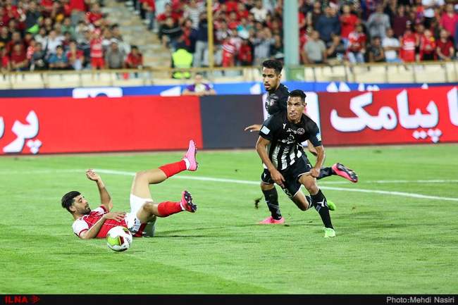 دیدار تیم های فوتبال پرسپولیس تهران و سیاه جامگان
