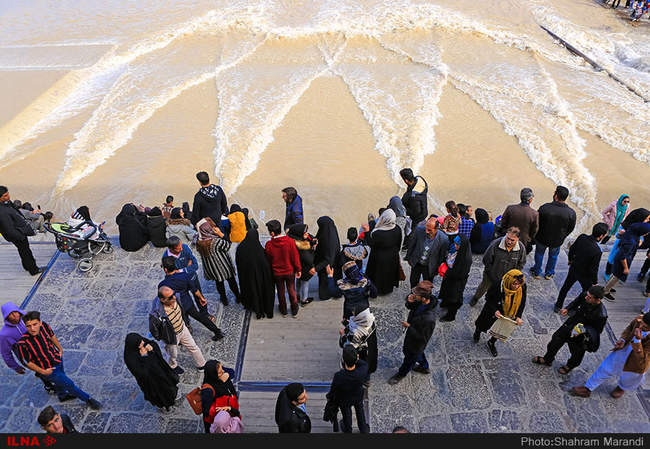 حال و هوای اصفهان بعد از بازگشایی زاینده رود