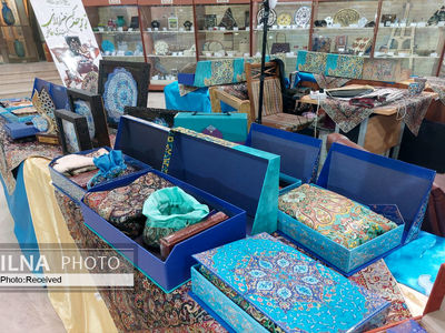 افزایش گرایش سازمان‌ها به ارائه هدایای صنایع دستی/ هنر بسته‌بندی به عرضه محصولات کمک می‌کند/ جذابیت سنگ‌های فیروزه برای آفریقایی‌ها