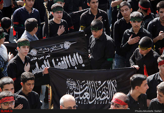 تجمع بزرگ نوجوانان عاشورایی در میدان امام حسین