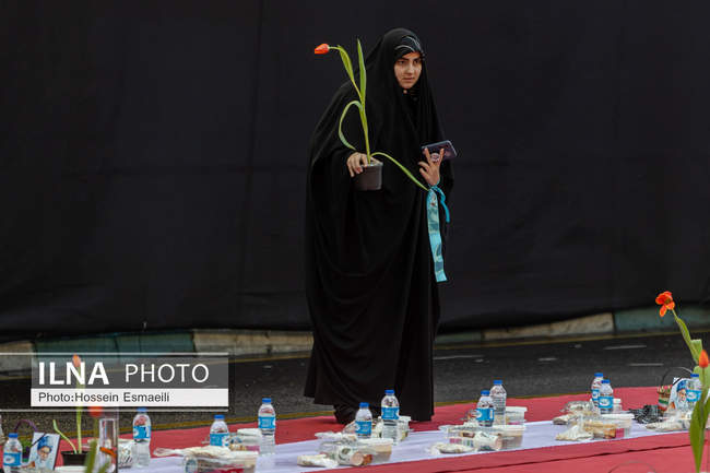 لحظه تحویل سال ۱۴۰۵ در میدان انقلاب