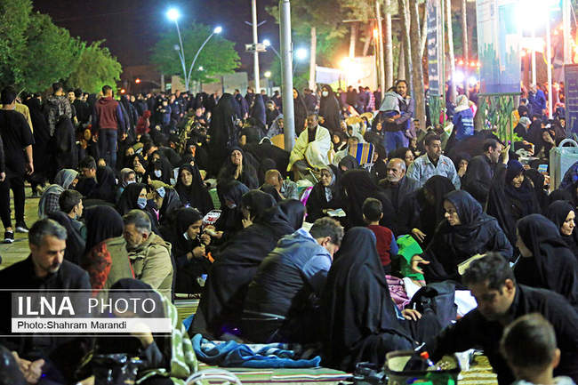 احیای شب بیست و یکم ماه رمضان در گلستان شهدا‎ اصفهان