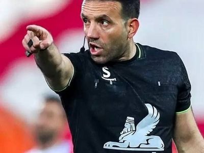 دربی استقلال و پرسپولیس، با مردی که همه از آن متنفر هستند