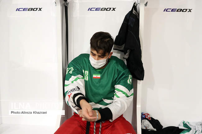 مسابقات هاکی رو یخ