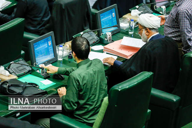 نشست علنی یکشنبه پنج مرداد مجلس شورای اسلامی 