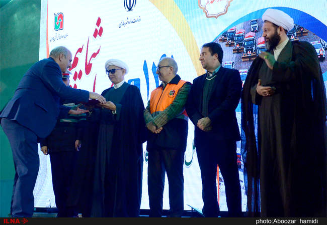 مراسم تجلیل از فعالان و دست اندرکاران نمونه راهداری و حمل و نقل جاده 