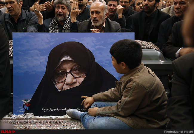 مراسم تشییع پیکر بانو مرضیه حدیدچی دباغ در حرم امام خمینی(ره) 