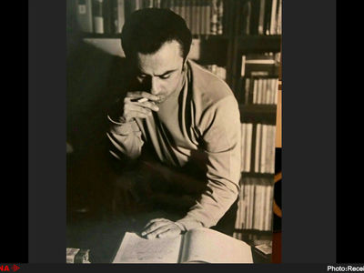 نمایشنامه‌نویسی که در حجاب کامل زیست/زمین که هیچ، حتی آب از آب تکان نخورد