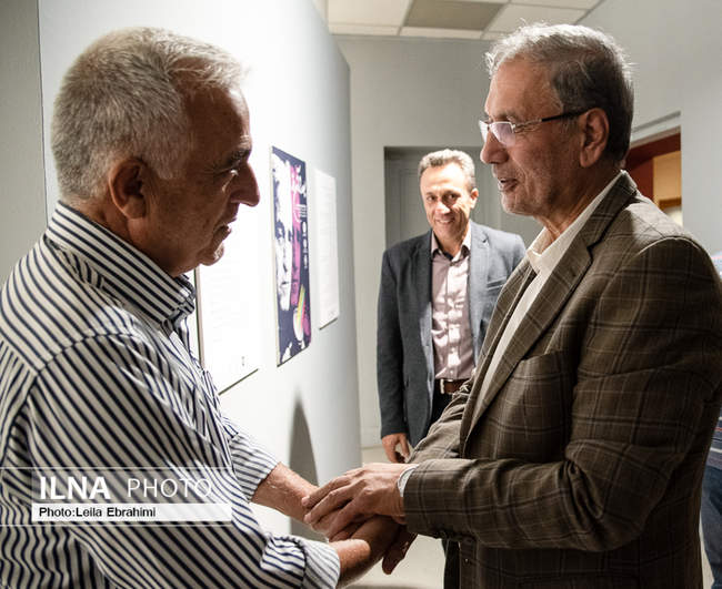 سخنگوی دولت از نمایشگاه عکس «بعد از آن روز» دیدن کرد