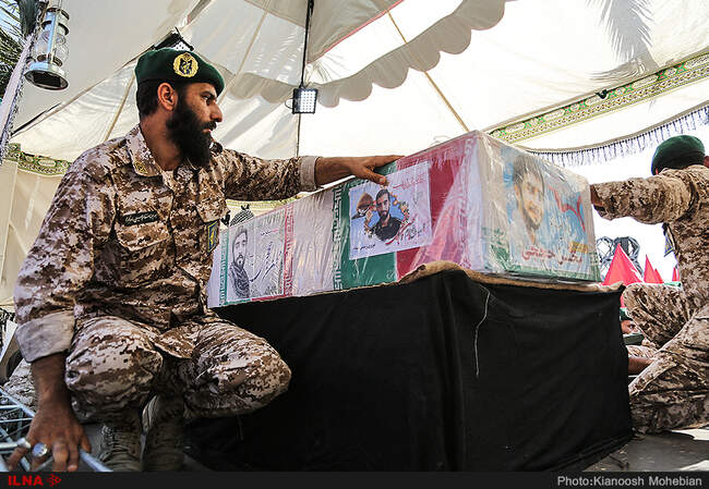 از حضور مسئولان عالی نظام در مراسم تشییع تا سلفی سپاهیان با فرزند ۲ساله شهید