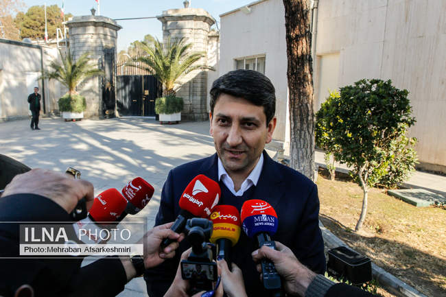 اعضای هیأت دولت در جمع خبرنگاران