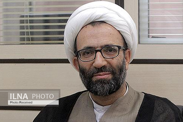 همه افرادی که تریبون دارند مراقب باشند وحدت ملی آسیب نبیند