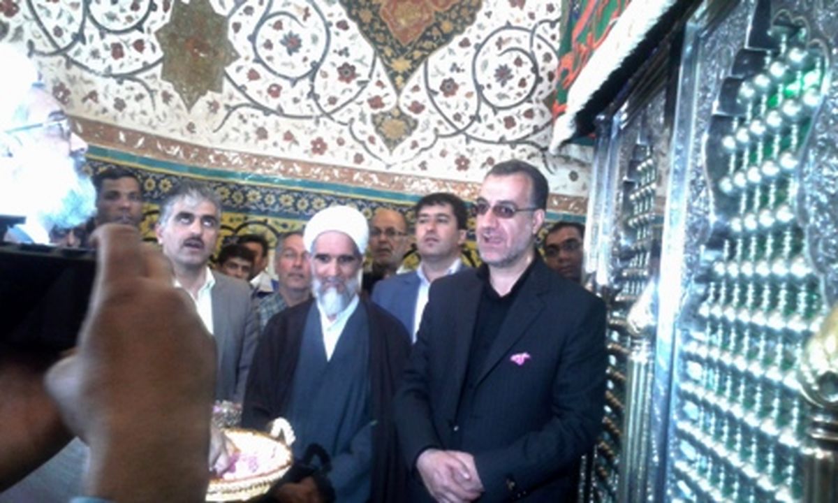مرقد سلطان علی ابن امام محمد باقر(ع ) مشهد اردهال کاشان گلباران شد