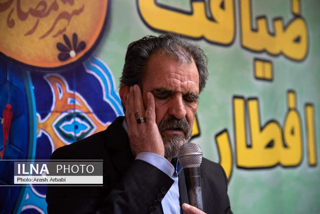 ضیافت افطاری خانه کارگر با حضور کارگران و بازنشستگان-شب هشتم ماه رمض�