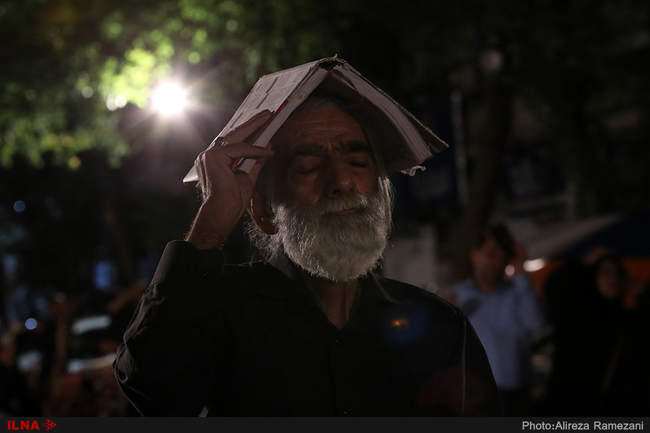 مراسم احیای شب بیست و سوم ماه مبارک رمضان در خیابان ری