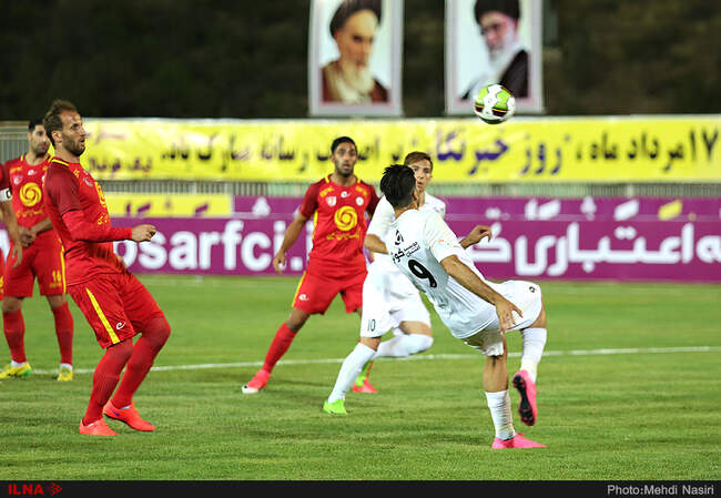 دیدار تیمهای پرسپولیس تهران و نفت تهران