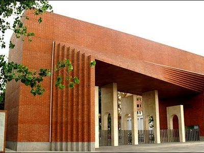 سرپرست دانشگاه شریف: دولت ما را در شرایط تحریم تنها گذاشت