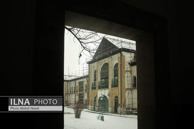 مجموعه فرهنگی-تاریخی نیاوران در یک روز برفی
