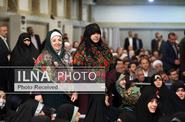 دیدار جمعی از مردم، مسئولان و مهمانان کنفرانس وحدت اسلامی با مقام مع