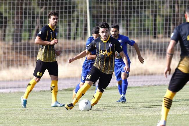 گزارش تصویری بازی استقلال - هوادار/ تقابل ویژه فرهاد با رضا عنایتی